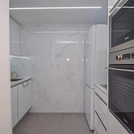 Apartment Stylish One Bedroom With Swimming Pool