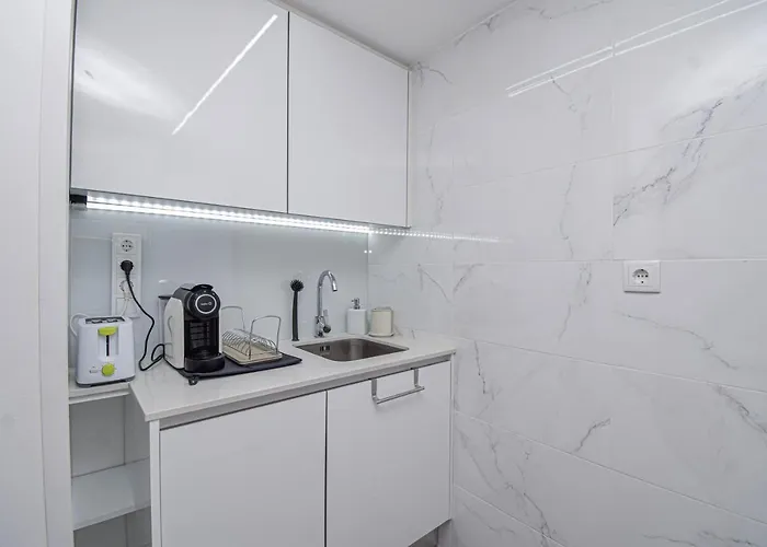 شقة Stylish One Bedroom With Swimming Pool