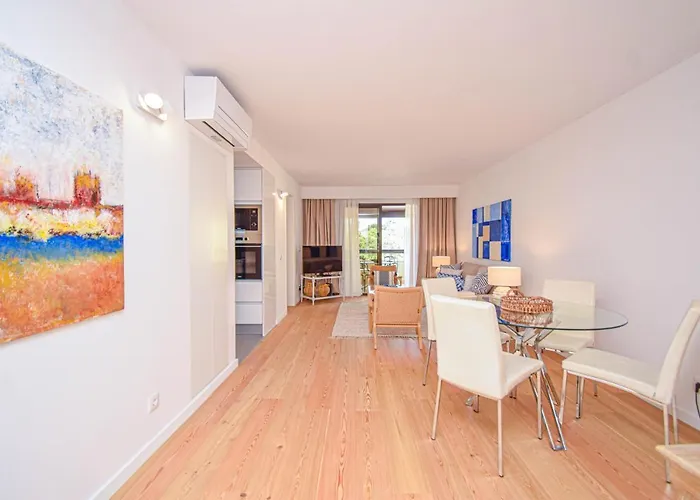 Stylish One Bedroom With Swimming Pool شقة