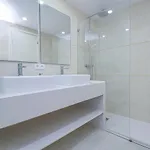 Stylish One Bedroom With Swimming Pool