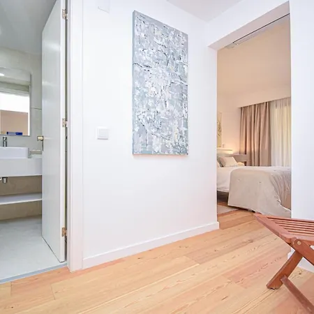 Stylish One Bedroom With Swimming Pool Cascaes